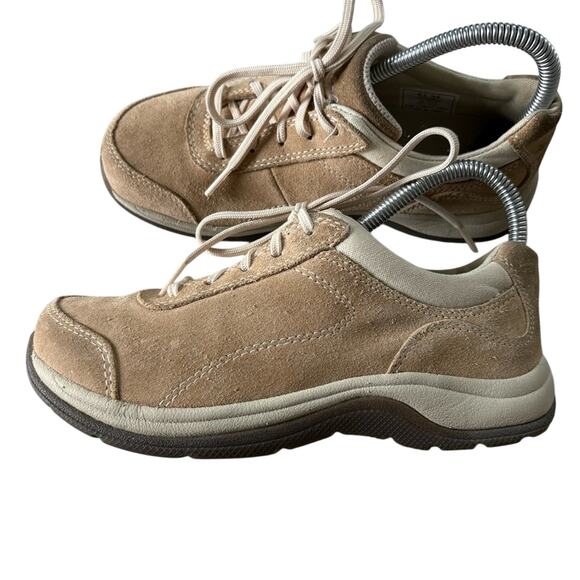 Cabela's Shoes - Cabelas Women’s Shoes Beige Suede Hiking Trail Sneakers 82-4219 Size 6.5